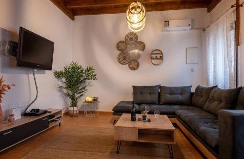 Archanes Villa | Walnut tree Villa Ano Archanes-10km from Heraklion