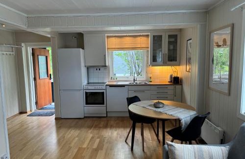 Tromsdalen Apartment | WALO APARTMENTS TROMSDALEN - Close to cable car and Arctic Cathedral, 10 min by bus to city centre, Free parking