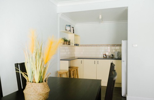 Salamander Bay House | Wanda Beach House, 100 mtrs to beach. Linen & towels. Pets allowed.
