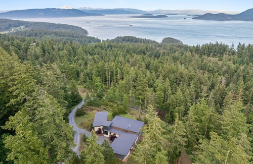 Olga House | Wander San Juan Island w/Forest View – 3 Bedrooms, Sleeps 6