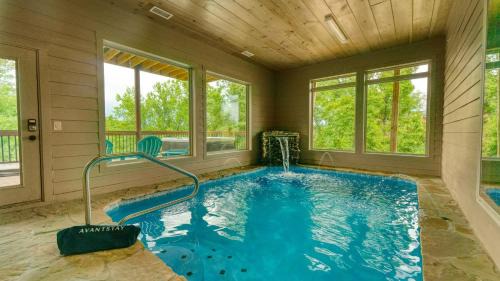Sevierville House | Wanderer by AvantStay Sleeps 34 A Custom Smokies Cabin