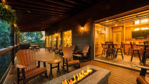 Sevierville House | Wanderer by AvantStay Sleeps 34 A Custom Smokies Cabin