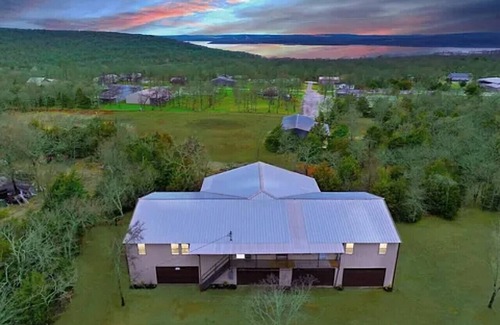 Cookson Condo | Wanderer's Welcome - Fishing, Archery, Single Room
