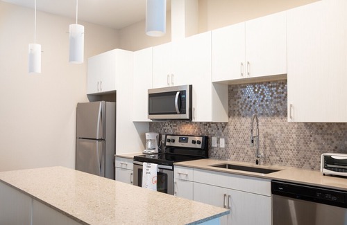 Stoneridge Place Apartment | WanderJaunt | Scarlet | 1BR | Barton Creek