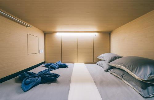 Downtown Singapore Hotel | Wanderloft Capsule Hostel