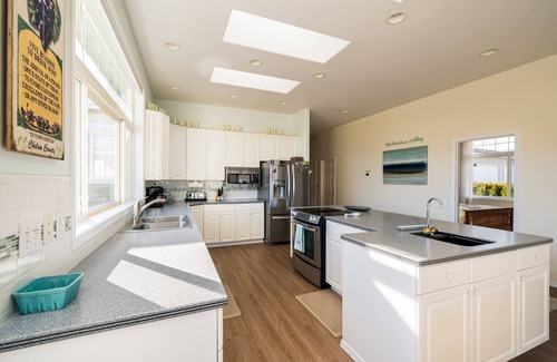 Manson House | Wapato Point Home Single Level 4 Bed 3 Bath Sleeps 12, Close to Waterfront Park