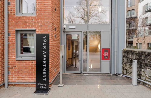 Canon's Marsh Apartment | Wapping Wharf | 1 Bedroom Apartment Twin