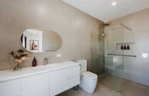 Central Mudgee House | Waratah Suite Experience Cosy Country Charm