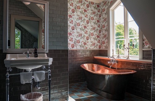 Klintehamn Hotel | Warfsholm
