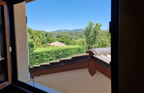 Dardilly Condo | Warm and bright apartment near Lyon