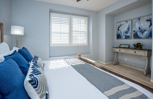 Claremont House | Warm and Comfortable in a Prime Location 3br/3.5ba