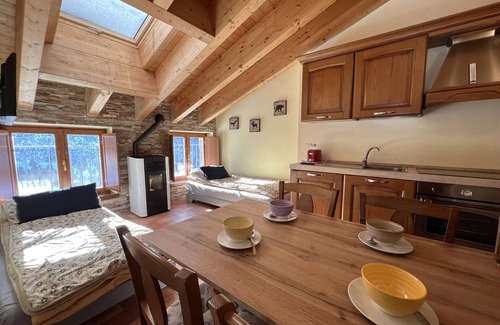 Ponte di Legno Apartment | Warm and cozy one-bedroom apartment in Tonale, with direct access to the ski slopes