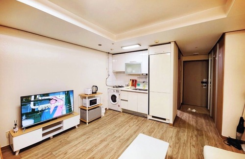 Yeoksam Apartment | "Warm and cozy rooms locatead in Gangnam- Suitable for relaxation and travel!"