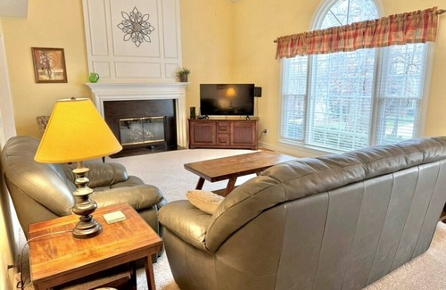 Greensboro House | Warm and Inviting Home in NW Greensboro