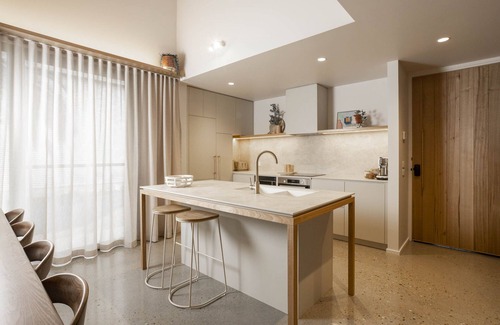 Beechworth House | Warm and welcome three bedroom home with full kitchen, walking distance to town.