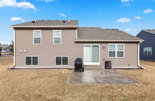 Woodbury House | Warm and Welcoming Home in Woodbury