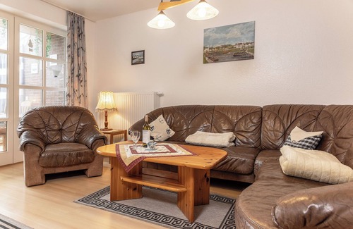 Carolinensiel Apartment | Warm and with some extras: In the ground floor apartment with its approx.