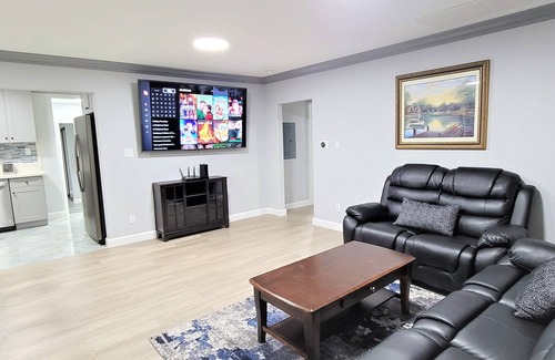 Midway City House | Warm & Comfy home near beach and Disney