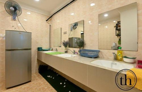 Kampung Alor Akar House | Warm House Alor Akar Linked House 6BR-15pax