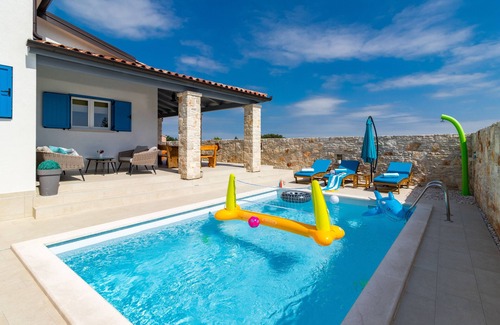 Jursici Villa | Warm, sunny, private and family friendly villa, where pets are welcome