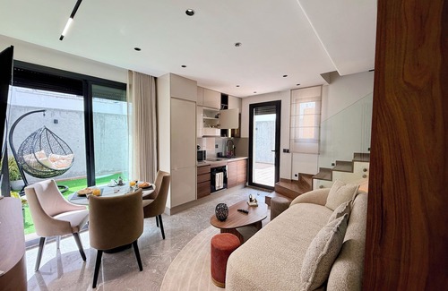 RACINE EXTENSION Apartment | Warm Wood & Design - Triangle d'Or - CBA