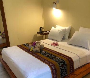Bayan Hotel | Waroeng Senaru