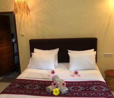 Bayan Hotel | Waroeng Senaru