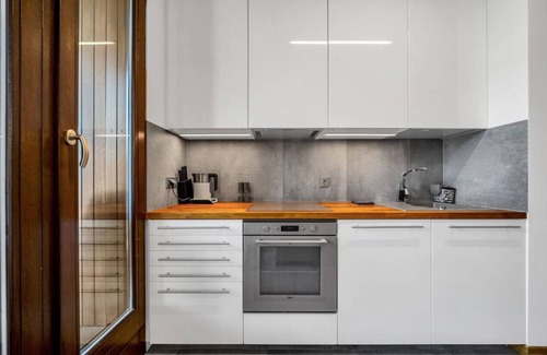 Centrum Apartment | Warsaw Kolejowa Apt - Parking, Balcony, Workspace - by Rentujemy