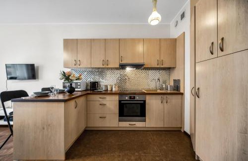 Wlochy Apartment | Warsaw Włochy Studio with Workspace - by Rentujemy
