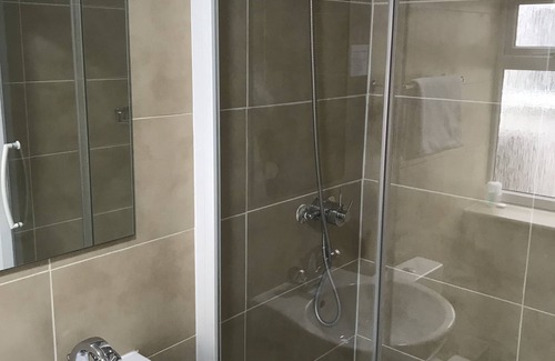 Tolworth Cabin | Warwick Lodge