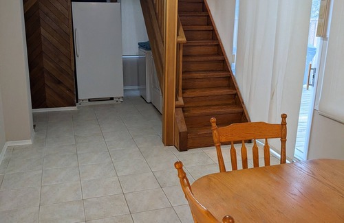 Wasaga Beach House | Wasaga Beach close to Beach 3 and the dog beach. lots of space for a big family