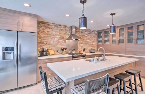 Cottonwood Heights House | ‘Wasatch R & R’ Townhome w/Grill ~ 11 Mi to Alta!