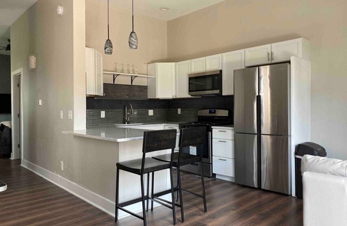 Evansville Apartment | Washington A/Stylish 1BR/1BA Downtown Apt