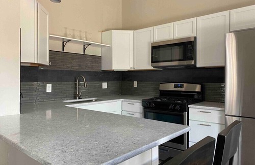Evansville Apartment | Washington A/Stylish 1BR/1BA Downtown Apt