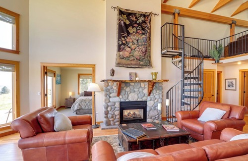 Brewster House | Washington Mountain Getaway w/ Game Room, Sauna