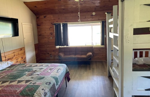Graham Cabin | Water front cabin #15