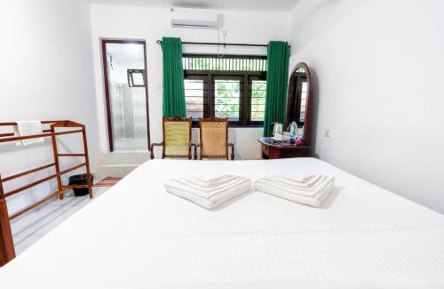Anuradhapura House | Water Front Home Stay and Resort