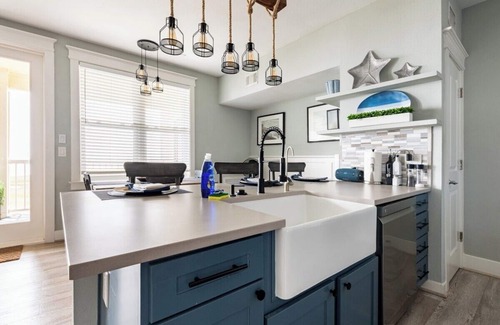 Galveston Condo | Water Front Views, Modern Farmhouse Vibe, Bunkroom, Private Beachfront Resort