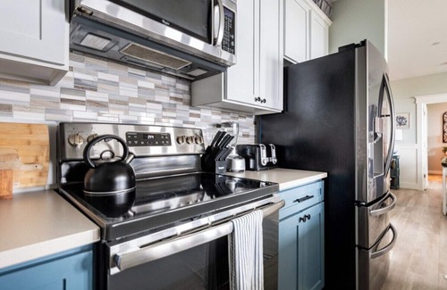 Galveston Condo | Water Front Views, Modern Farmhouse Vibe, Bunkroom, Private Beachfront Resort