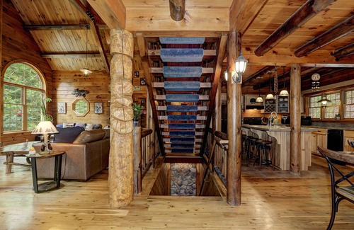 Columbia Cabin | Water Gap Log House