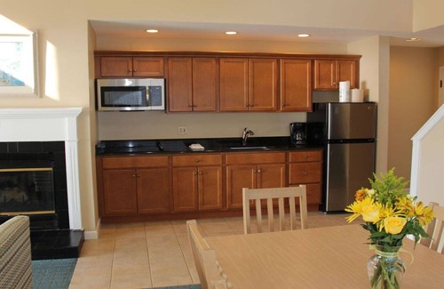 Westbrook Center Resort | Water's Edge Resort and spa w indoor and outdoor pool and beach. Condo Sleeps 4