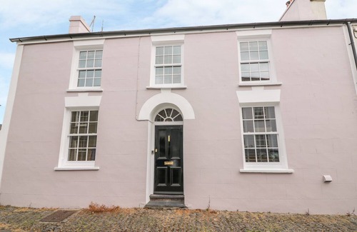 Aberaeron Cottage | WATER STREET, with open fire in Aberaeron