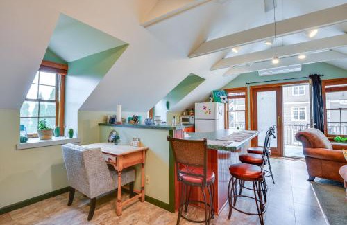 Sackets Harbor Apartment | Water-View Balcony Charming Lake Ontario Studio!