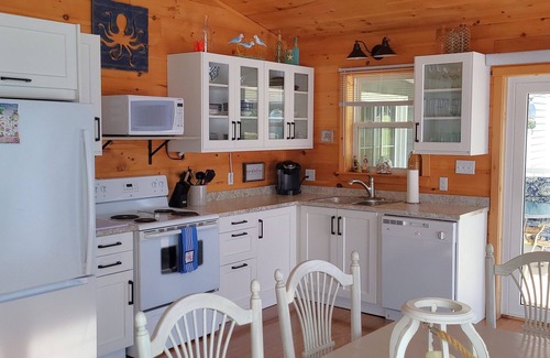 Found Mills Cottage | Water View Cottage With A/C In Quiet Location, Close To Amazing Beaches