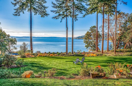 Port Ludlow House | Water-view dog-friendly home with Squamish Harbor view & beach access