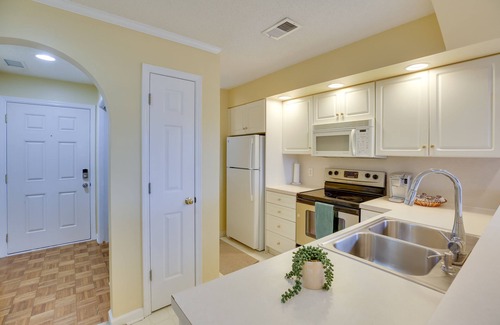 Little River Condo | Water-View Haven ~ 6 Mi to Myrtle Beach!