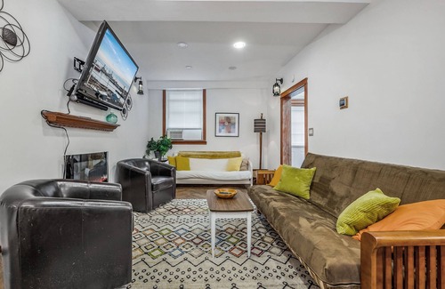 Everett House | Water view, large 2 bedroom in N Everett