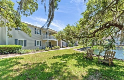 Demere Park Condo | Water View - optional BIKES - Walk 2 Pier Village