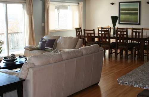 Little Compton House | WATER VIEW w/ GORGEOUS SUNSETS - Well Appointed, Comfortable, Minutes from Beach