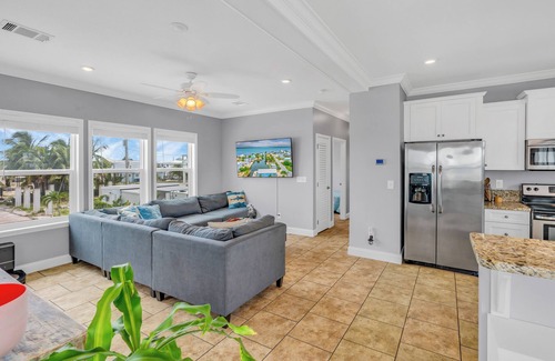 Sands House | Water Views/Heated Swimming Pool/Hot Tub/Boat Dock